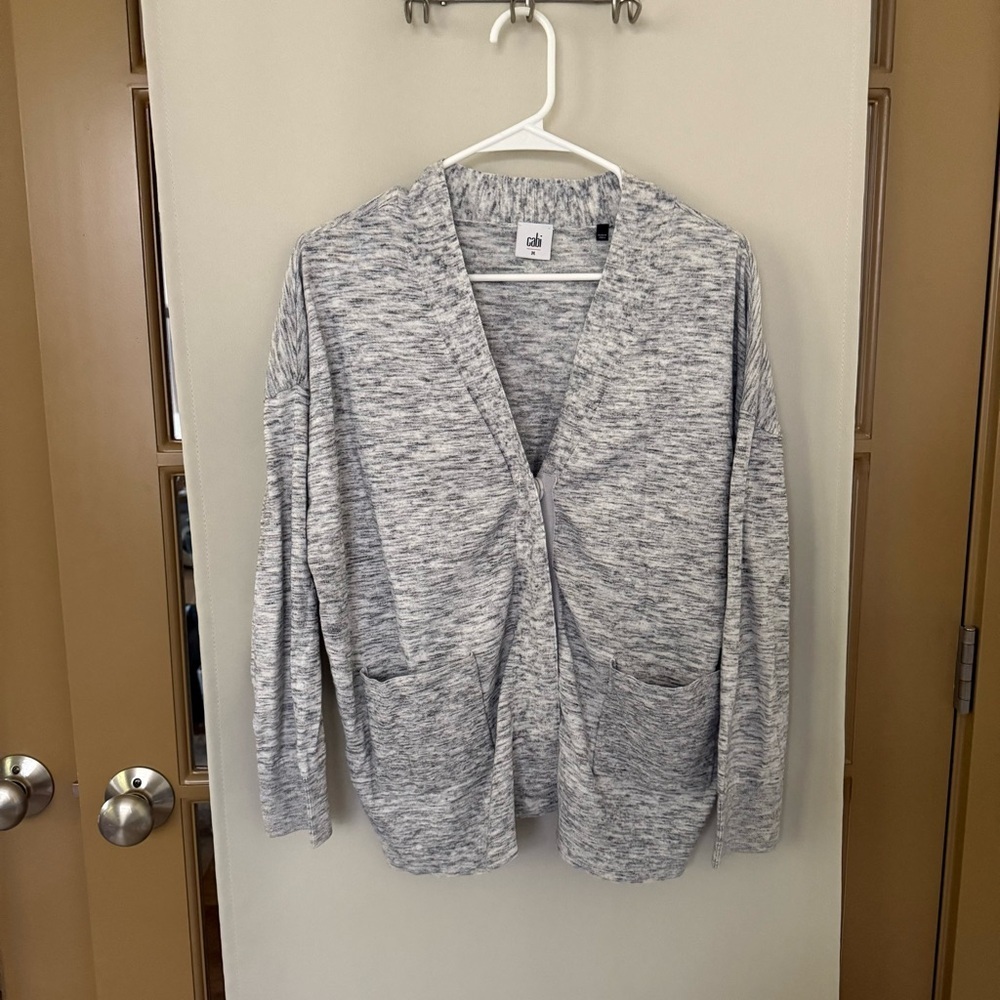 Cabi Womens Medium Grey‎ Snap Front Boyfriend Cardigan Style# 5286